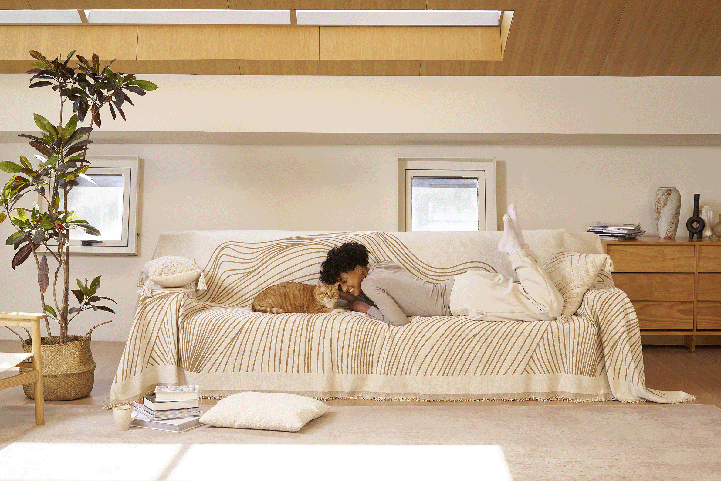 Reversible Jacquard Sofa Cover for Soft Modern Protection