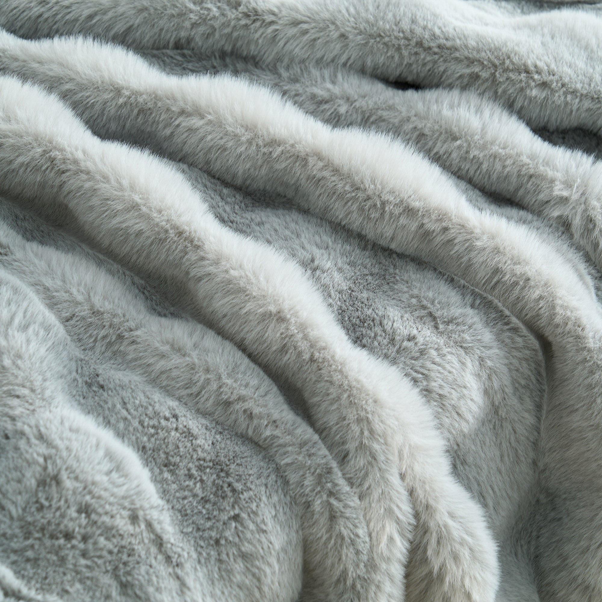 Luxe Ripple Faux Fur Sofa Cover for Soft Modern Elegance