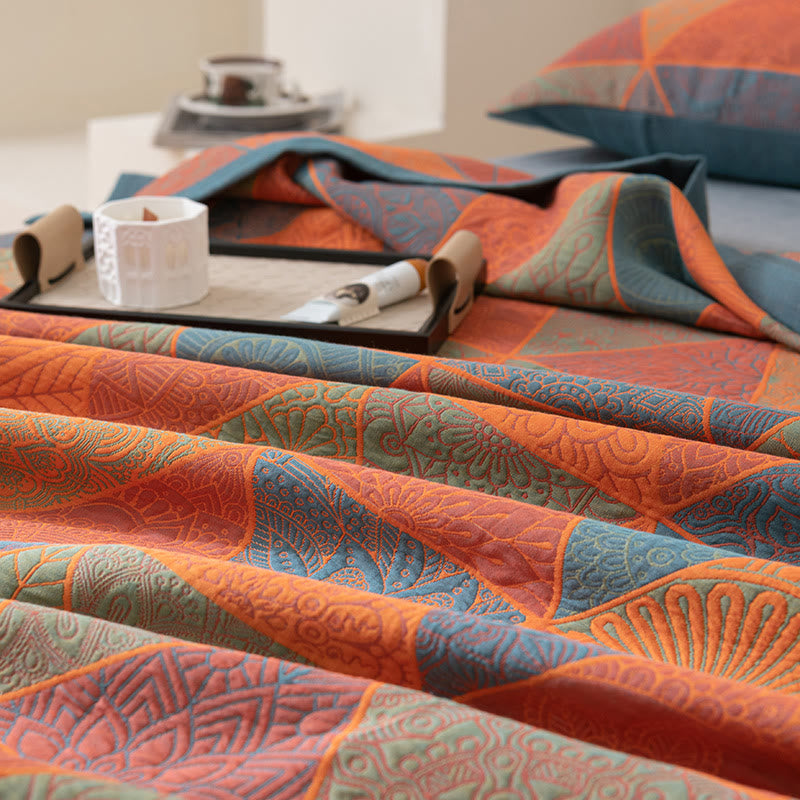 Reversible Triangle Pattern Cotton Quilt for Bed Layering