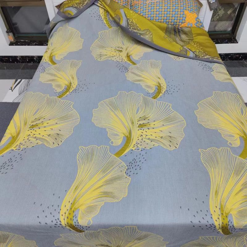 Reversible Cotton Leaf Print Quilt for Bed and Sofa Layering