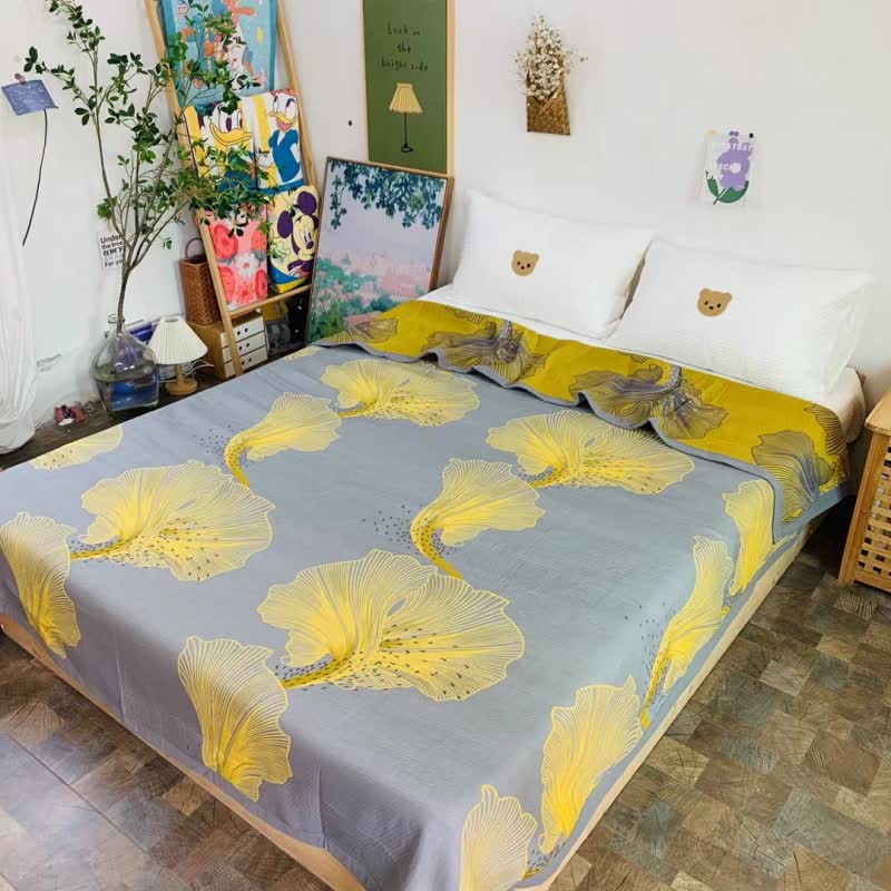 Reversible Cotton Leaf Print Quilt for Bed and Sofa Layering