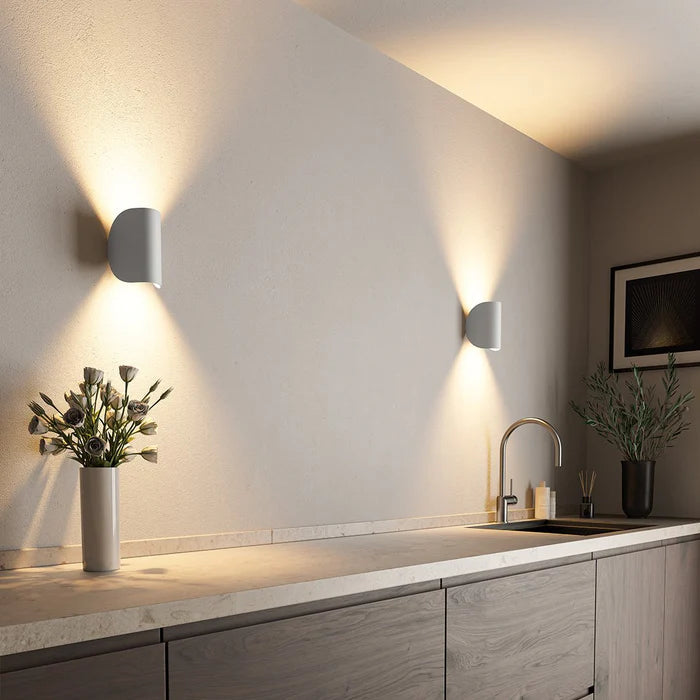 Adjustable LED Wall Sconce Light with Directional Control | Modern Design for Cozy Ambiance