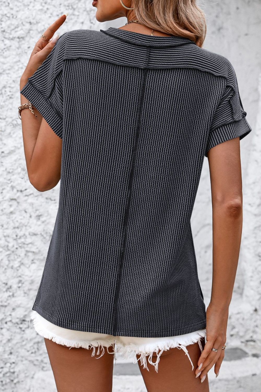 Casual Striped T-Shirt with Ribbed Design | Comfortable Everyday Wear for Effortless Style