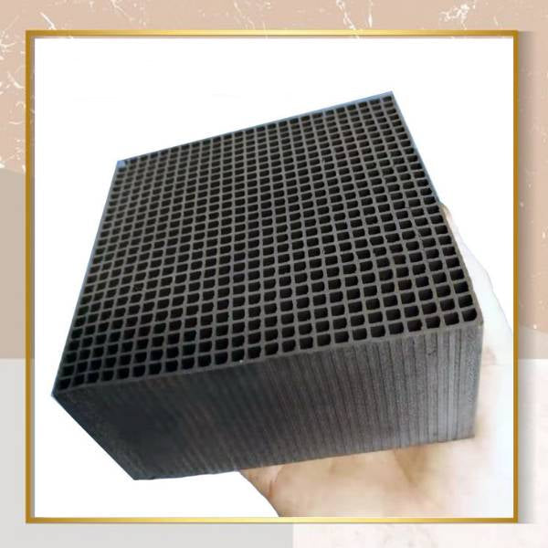 Eco Aqua | Water Purifier BIO-Cube with Activated Carbon | Safe Water Solution for Healthy Pets and Livestock
