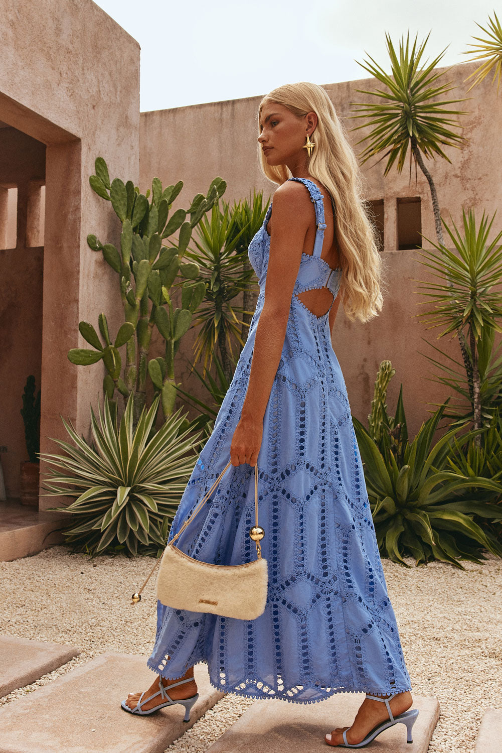 Elegant Maxi Dress | Floral Design with Sweetheart Neckline | Perfect for Summer Events