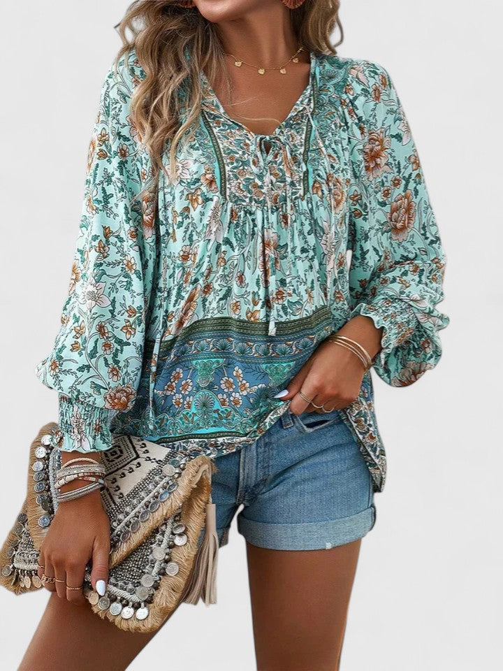 Elegant Women's Top with Timeless Design | Versatile Blouse for Any Occasion