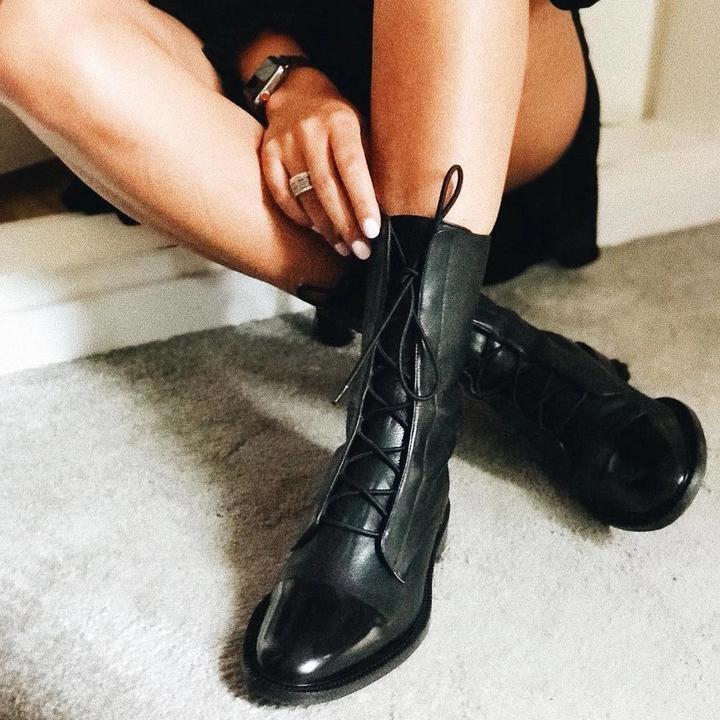 Lisa Collection | Black Leather Boots with Cushioned Interior | Stylish Versatile Footwear for All-Day Comfort
