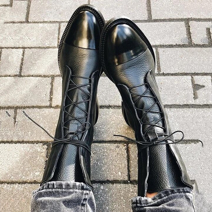 Lisa Collection | Black Leather Boots with Cushioned Interior | Stylish Versatile Footwear for All-Day Comfort