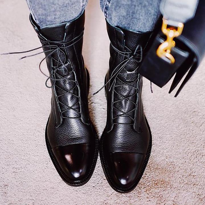 Lisa Collection | Black Leather Boots with Cushioned Interior | Stylish Versatile Footwear for All-Day Comfort