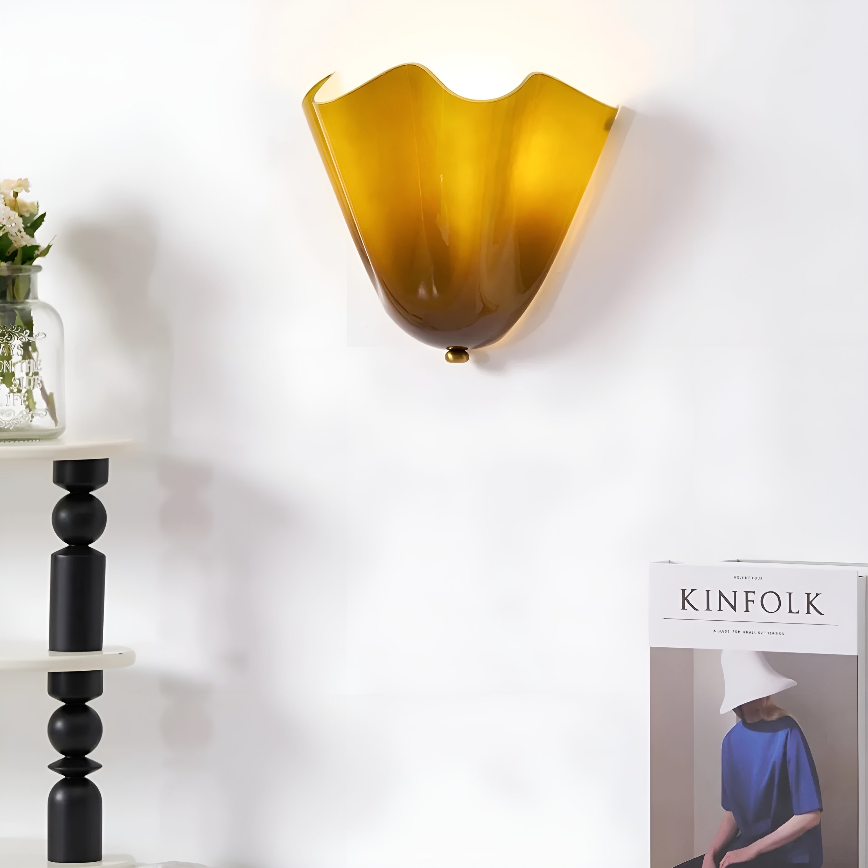 Retro Stained Glass Wall Sconce with Warm LED Light | Vintage Design for Cozy Atmosphere
