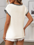 Stylish Contrast Trim | Women's Top with V-Neck & Moderate Stretch | Comfortable Blouse for Everyday Wear