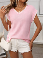 Stylish Contrast Trim | Women's Top with V-Neck & Moderate Stretch | Comfortable Blouse for Everyday Wear