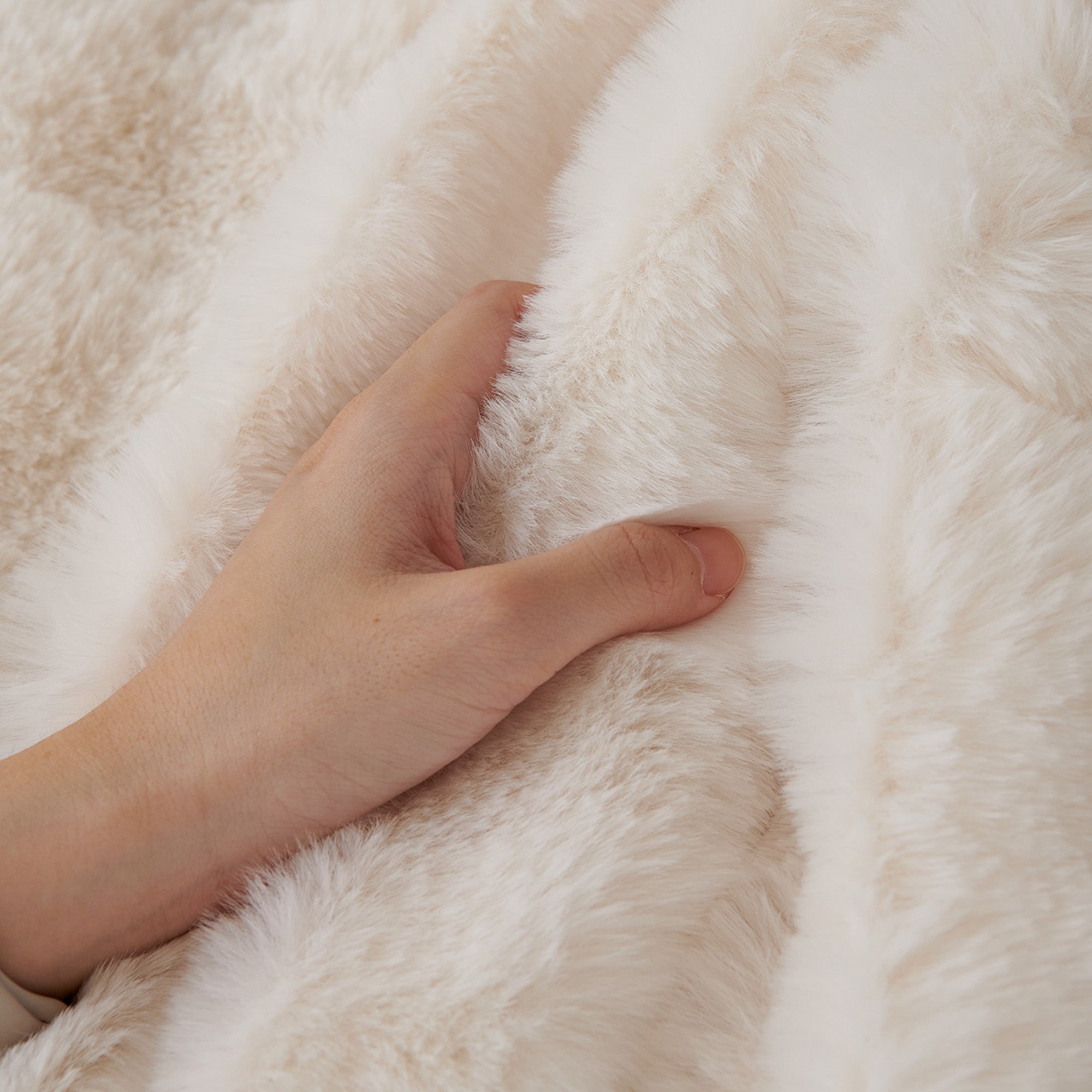 Luxe Ripple Faux Fur Sofa Cover for Soft Modern Elegance